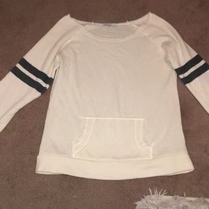 Size small never worn sweater from buckle